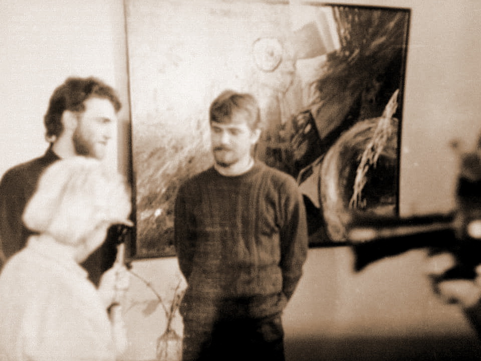 Наша выставка с братом Сергеем в иркутском Доме художников, весна 1990г. Даём интервью на фоне моей картины "Вселенная"