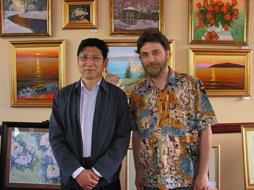 Вместе с партийным секретарём (губернатором) Дуннина Сунь Шузи